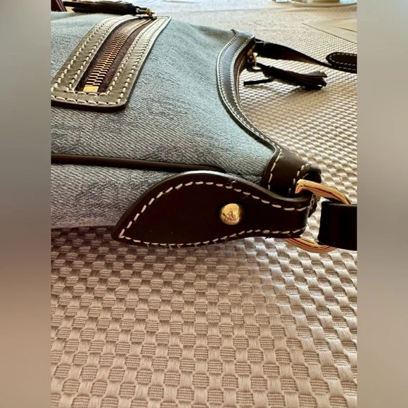 Dooney & Bourke Blue Cross Body Bag - Vintage Dooney - Like New - Fast shipping! - Picture 7 of 12